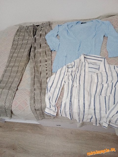 HM elegantné nohavice, bledo modrý svetrík ATMOSPHERE a košeľa TALLY WEIJL
