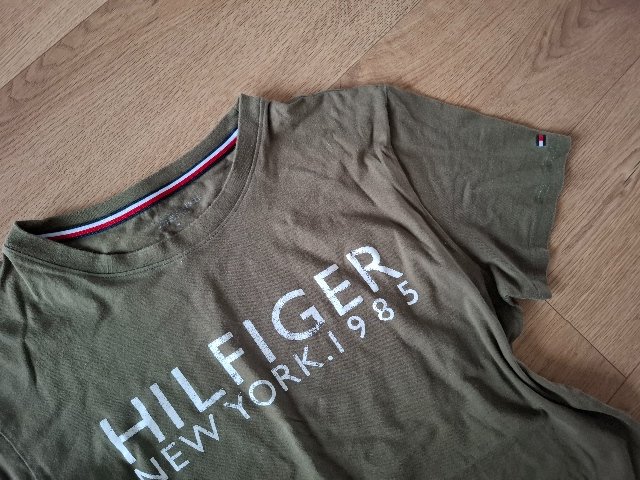 TOMMY HILFIGER  tričko veľ.M