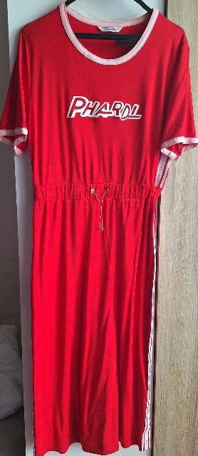 Dámske šaty s krátkym rukávom športovo elegantné