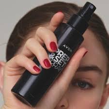 Podkladový a fixačný sprej na make-up