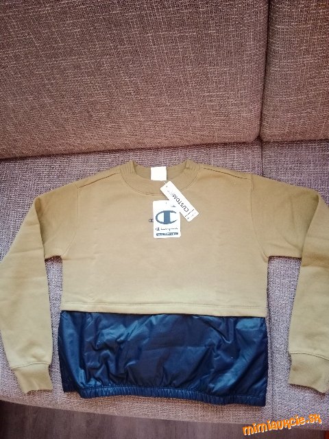 Champion mikina, unisex , kúpená na Zalando, len si syn nevšimol že je to detské L ! PC 25€