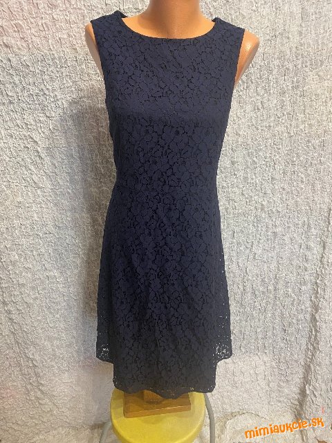 tmavomodré elegantné čipkované šaty Montego