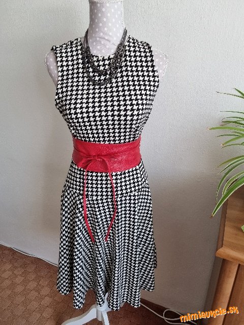 Čierno-biele elast.šaty Ralph Lauren veľ.S bez opasku