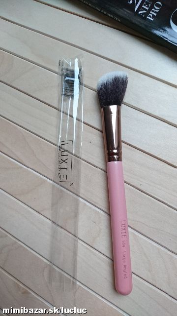 LUXIE Large Angled Brush - Rose Gold 504