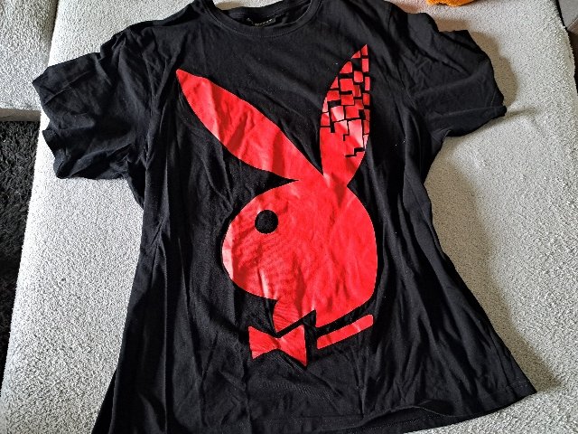 Playboy  tričko.....velk 48 ...