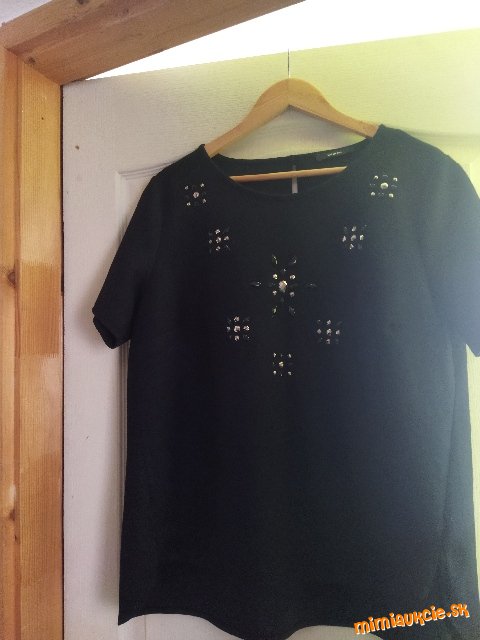 Nádherný top s kamienkami č. 44/XXL
