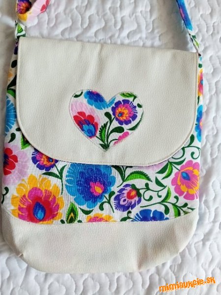 Neskutočne krááásna  crossbody taška  s ľudovým motivom