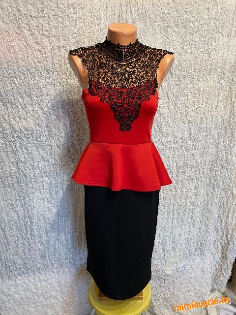 štýlové čierno červené peplum šaty