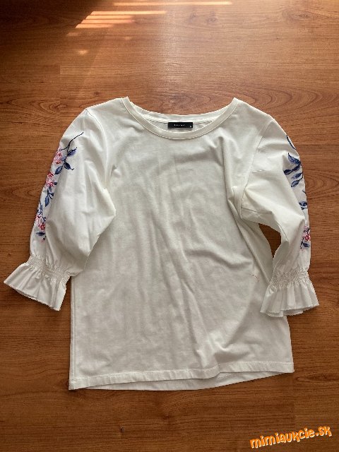 ♥ Biely top s vyšívanými rukávmi ♥