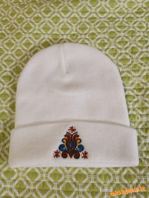 Nová ciapka slovenský motív