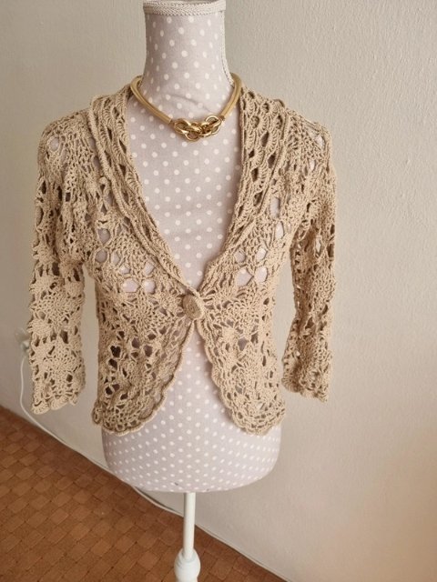 krémový háčkovaný svetrík s 3/4 rukávom Amaranto veľ. S