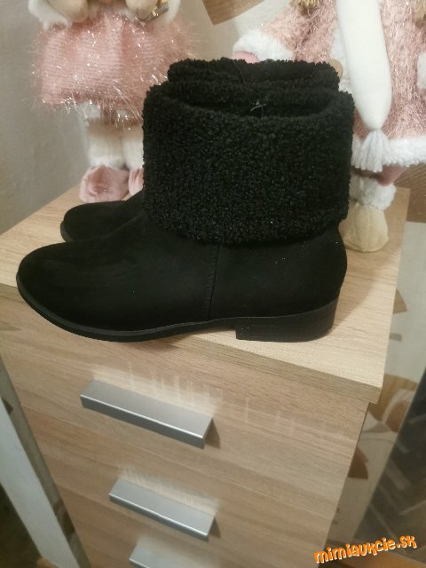 Semišové kotníčky s kožušinkou veľk. 41
