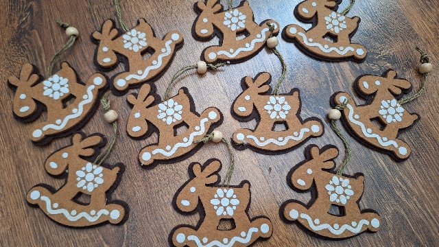 *** 10ks filcových ozdôb*** koník *** vytrieďujem materiál na handmade tvorbu***