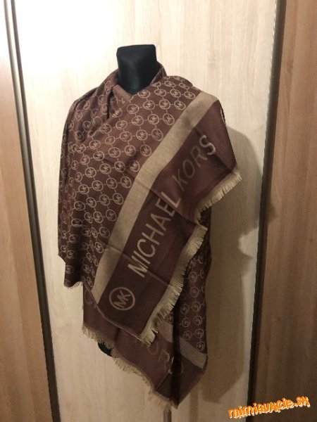 KRASNY DÁMSKY ŠÁL