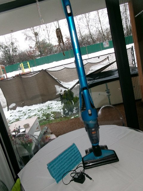 mop PHILIPS POWER PRO AQUA - 3v1...................OD EURA - KP