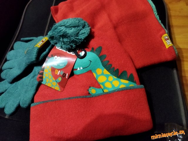 Krásny set s Dinom pre chlapčeka