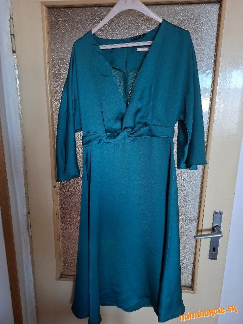 Saténové šaty Bodyflirt