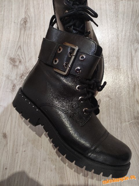 Zateplené šnurovacie topánky