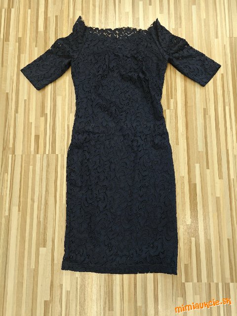 Čipkované modré šaty