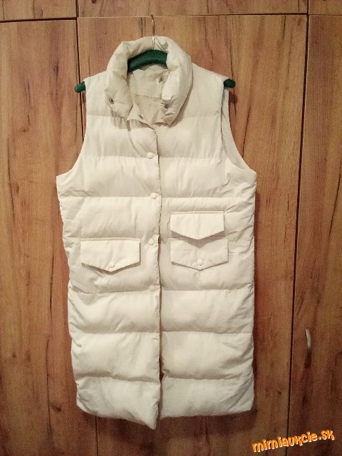 ......... vesta..... biela..... MOCHY..... L....