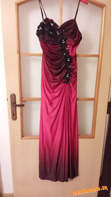 Damske alebo dievčenske šaty