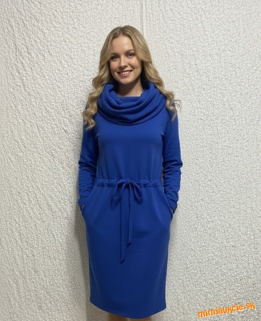 perfektné modré mikinové šaty šaty s velkým golierom