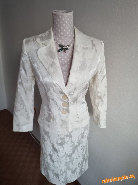 nový maslový sukňový kostým veľ. 38/40