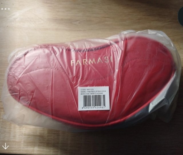 Kozmeticka tašticka v tvare pier Farmasi