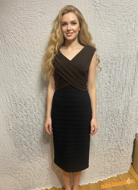 hnedo čierne puzdrové perfektné šaty adrianna papell