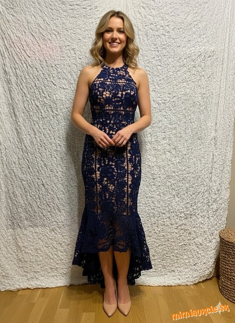 nádherné modré krajkové šaty s béžovou podšívkou Lucy Wang