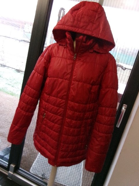 DÁMSKA prešívaná bunda C&A červená................OD EURA - DB