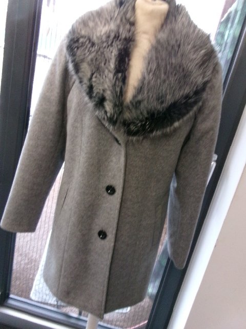 DÁMSKY kabát GABRIELLA s kožušinou.................OD EURA - DB