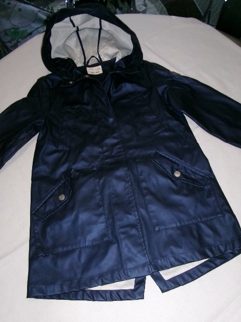 KABÁT do dažďa ZARA..........na 8-9 rokov..............OD EURA - Mo