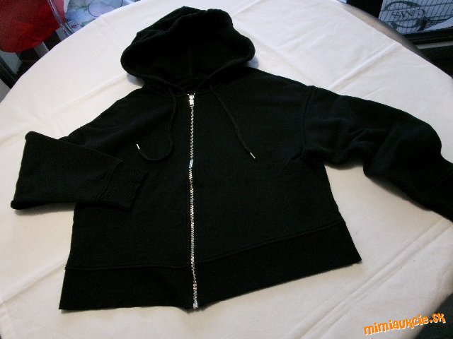 ČIERNA klasická MIKINA....................OD EURA - Mo