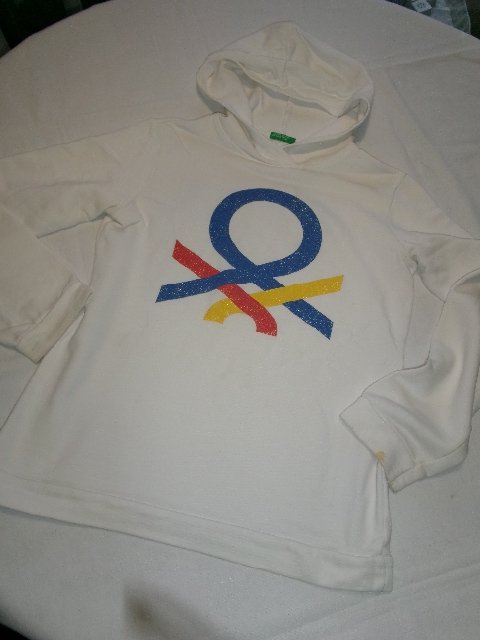 mikina BENETTON pre slečny..............na 13-14 rokov.................OD EURA - Mo