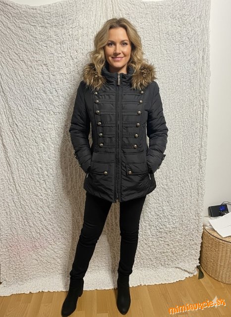 čierna bunda na zimu v army štýle Maria bland PRAVA KOZUSINA