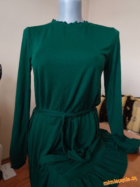 Pekné tmavo zelené šaty