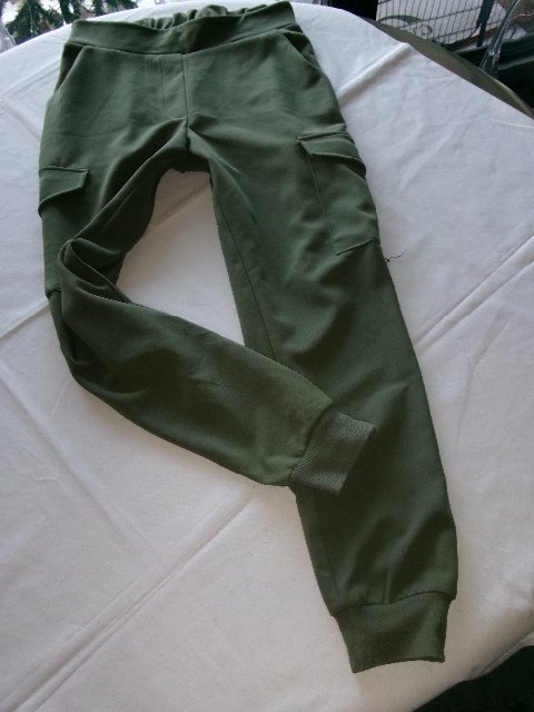 DÁMSKE nohavice RESERVED polyesterové...................OD EURA - VB