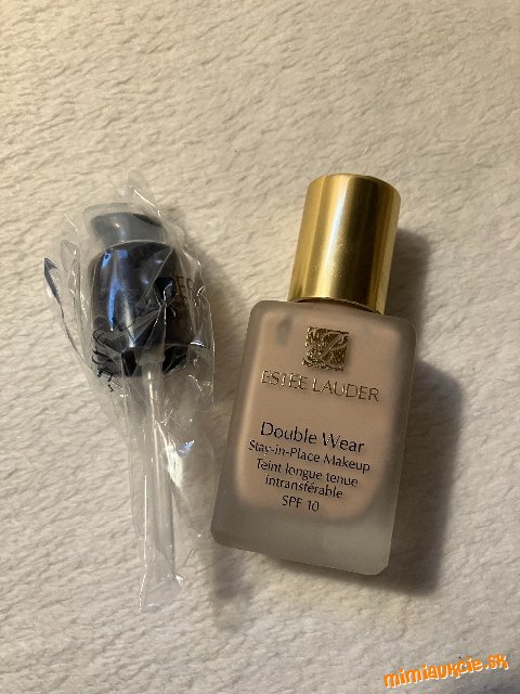 Estée Lauder Double Wear Stay-in-Place + pumpička