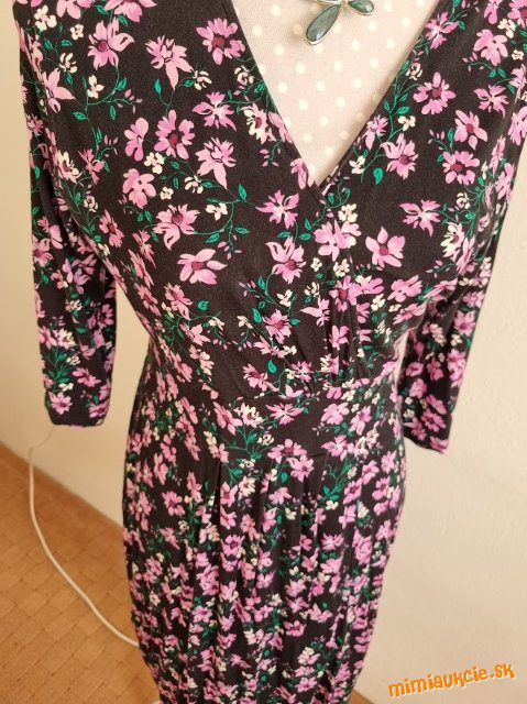 kvietkované elastické šaty Orsay veľ. 40