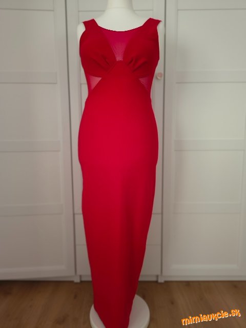 Dlhé spoločenské šaty pre odvážne