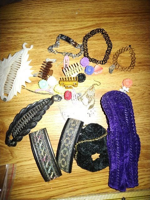 Retro ozdoby do vlasov a bižu