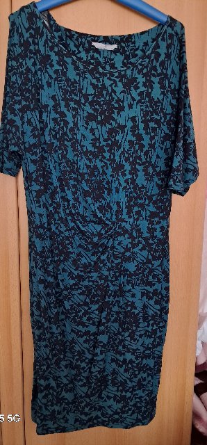 Pekné zeleno-čierne šaty veľ. 20