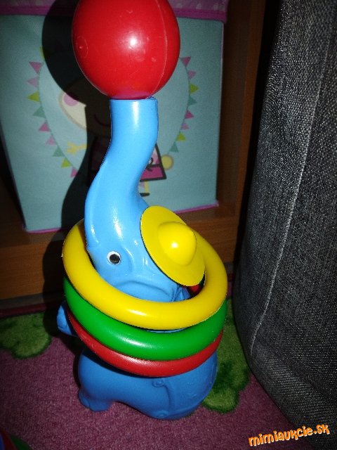 Slon na hádzanie kruhmi