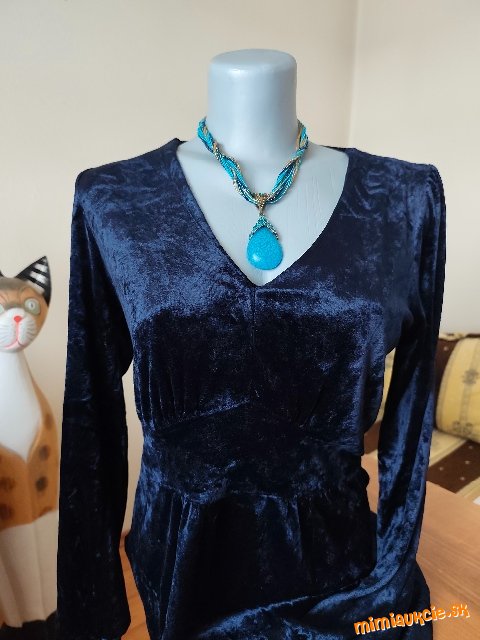Pekné tmavo modré sametove saty