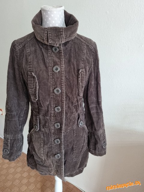 tmavohnedý menľestrový prechodný kabát Bershka veľ. 38