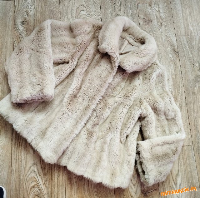 Krásny zanovny kožuštek veľkosť L