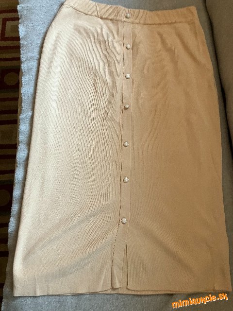 skvelá úpletová sukňa