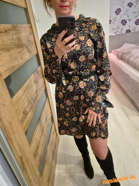 Luxusné šaty, PC 100 €