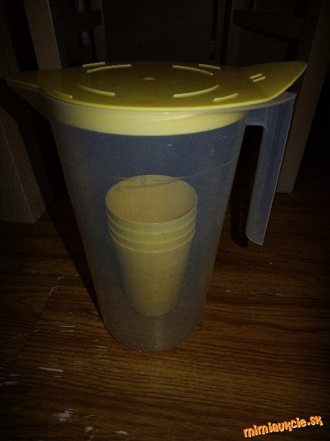 Plastový džbán 2l+4 poháre